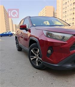 تۆیۆتا ڕاڤ 4